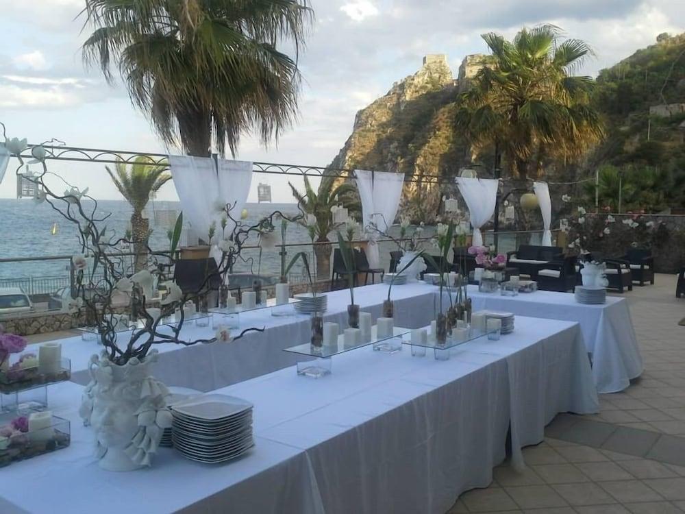 Elihotel SantʼAlessio Siculo Екстериор снимка