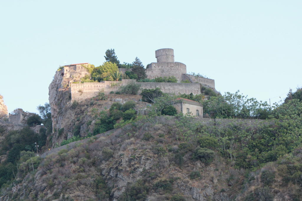 Elihotel SantʼAlessio Siculo Екстериор снимка