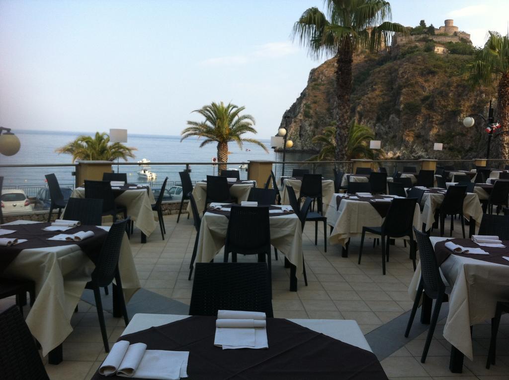 Elihotel SantʼAlessio Siculo Екстериор снимка