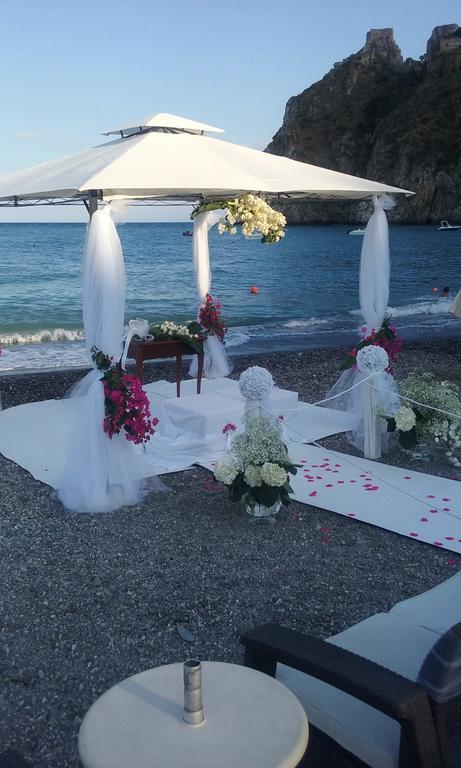 Elihotel SantʼAlessio Siculo Екстериор снимка